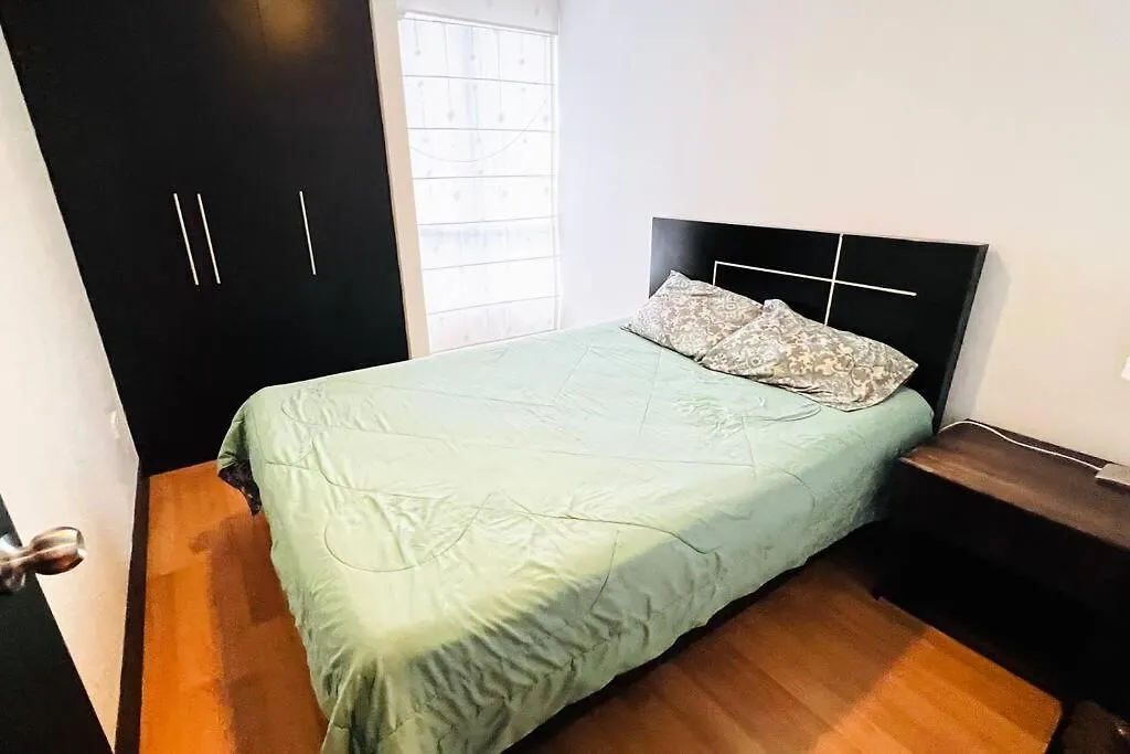 Departamento 3 Dormitorios 2 Banos, 2 Tv, Piso Alto, Republica De El Salvador Quito Ecuador