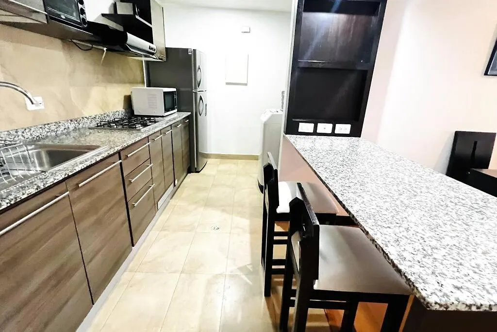 Departamento 3 Dormitorios 2 Banos, 2 Tv, Piso Alto, Republica De El Salvador Quito