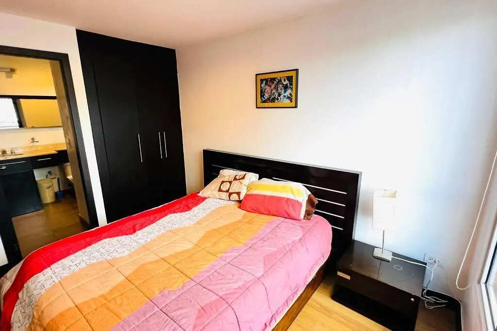 Departamento 3 Dormitorios 2 Banos, 2 Tv, Piso Alto, Republica De El Salvador Quito 0*,  Ekvador